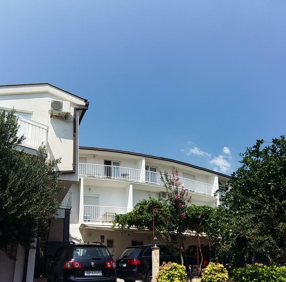 גראדאץ Trutina Rooms מראה חיצוני תמונה